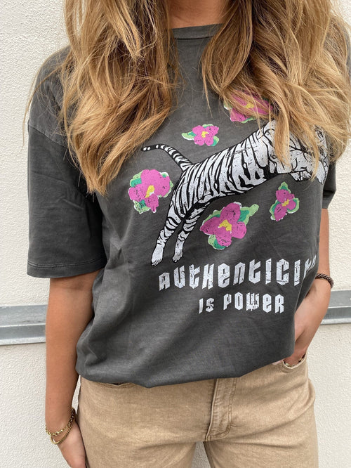 Fia Cody Long Top - Black Authenticity - TeeShoppen Group™ - T-shirt - Vero Moda