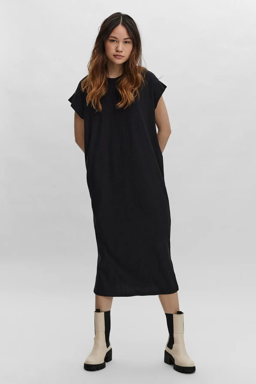 Phoenixy Wadenkleid mit Flügelärmeln - Schwarz