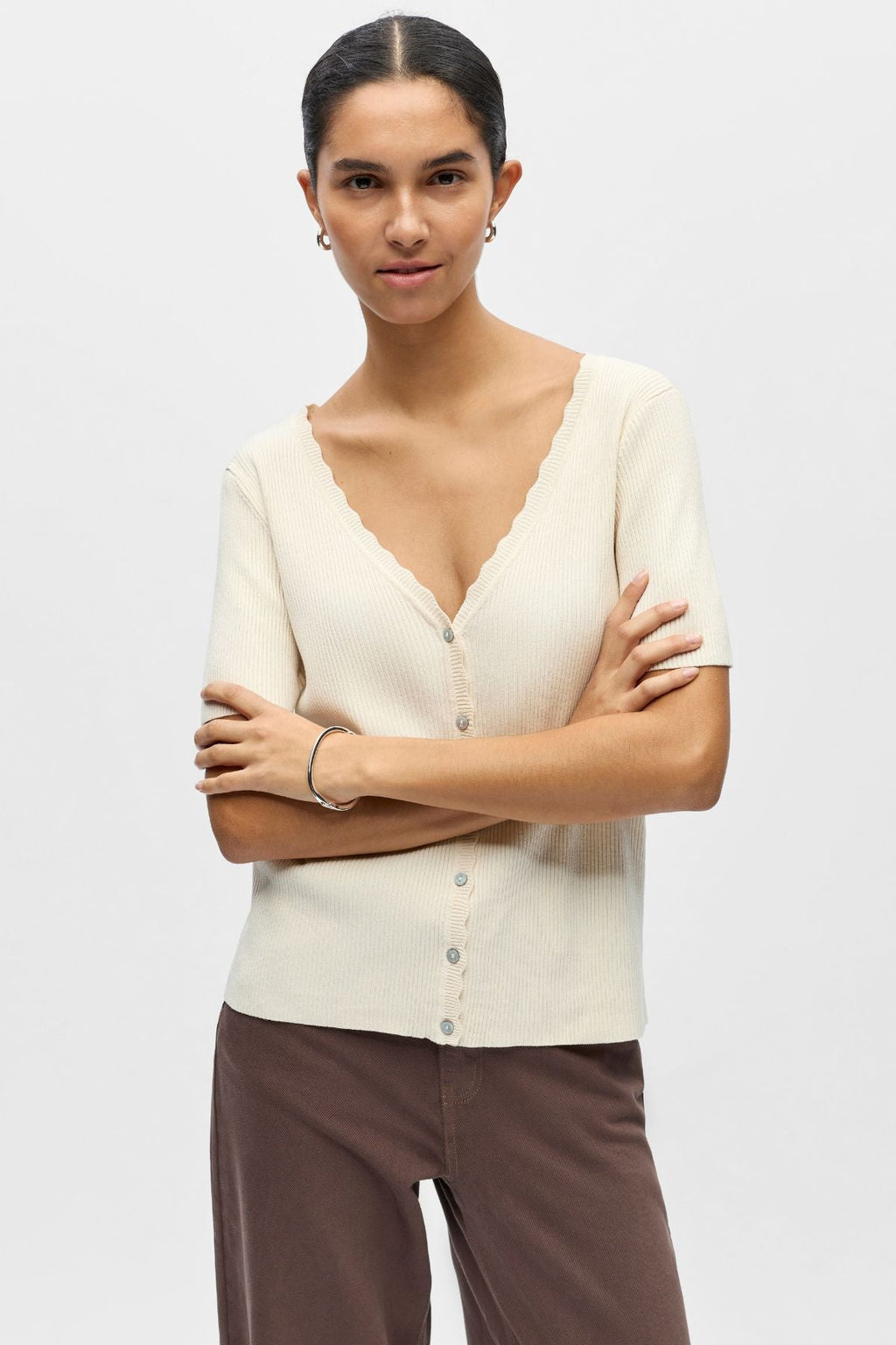 Kelly Re Strickjacke mit V-Ausschnitt – Birke