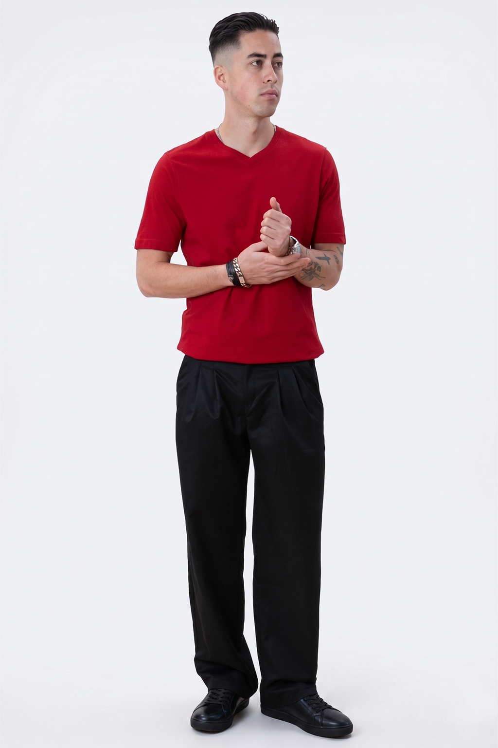 Basic T-Shirt mit V-Ausschnitt – Rot