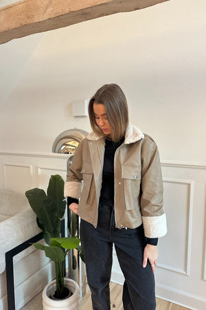 Faux Leder -Scherlingjacke - Beige
