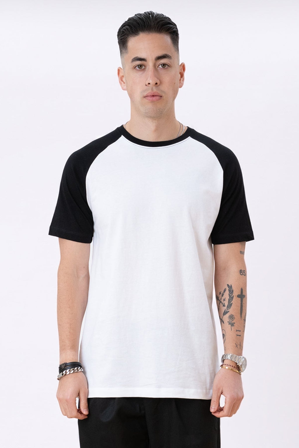Basic Raglan T -Shirt - Schwarz und Weiß