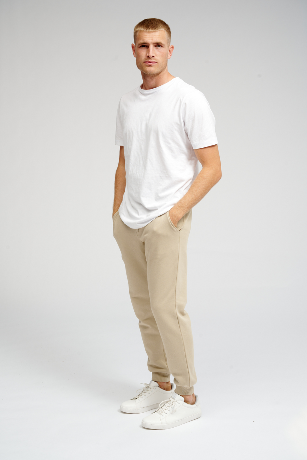 Basic Jogginghose - dunkler Beige