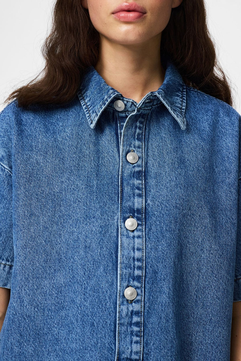 SkyA-Shape Jeanskleid – Mittelblauer Denim