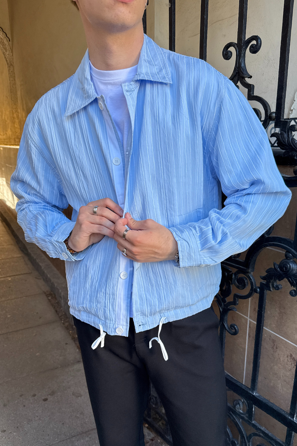 Ezra Jacke - Hellblau