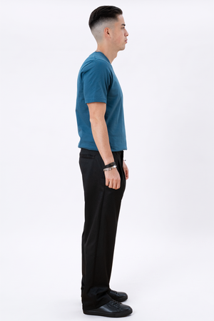 Basic T-Shirt mit V-Ausschnitt – Petroleumblau
