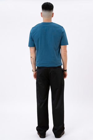 Basic T-Shirt mit V-Ausschnitt – Petroleumblau