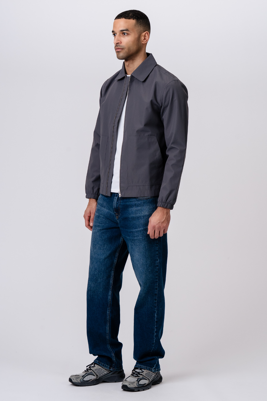 Kurze Jacke mit Reißverschluss – Grau