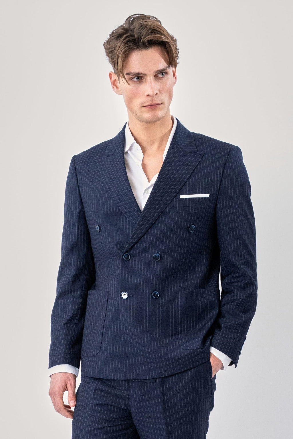 Klassischer Blazer – Marineblauer Nadelstreifen