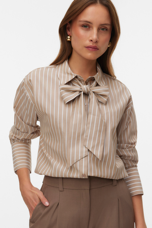 Islunn Bow Shirt – Silberner Nerz Schneewittchen