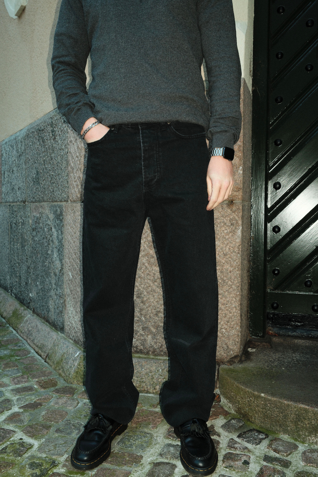 Baggy-Jeans – geräuchert