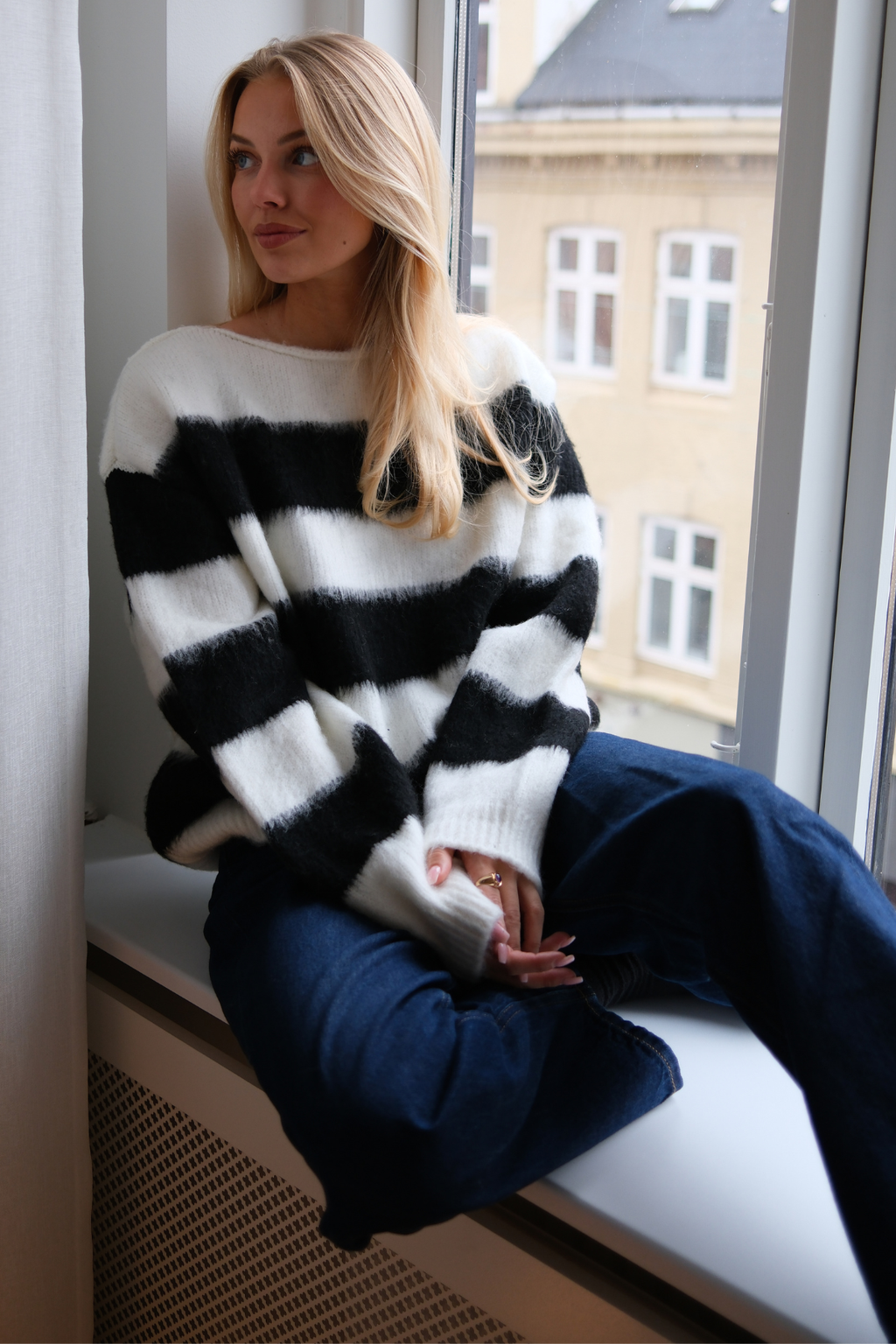 Celina Striped Strick Sweater - Weiß/Schwarz