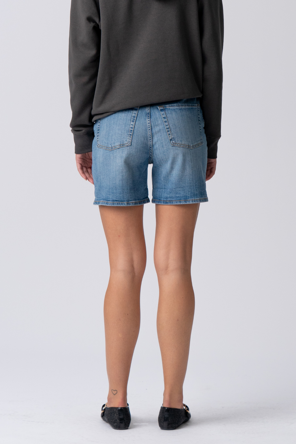 The Original Performance Denim Shorts - Mittelblau Denim (Frau)