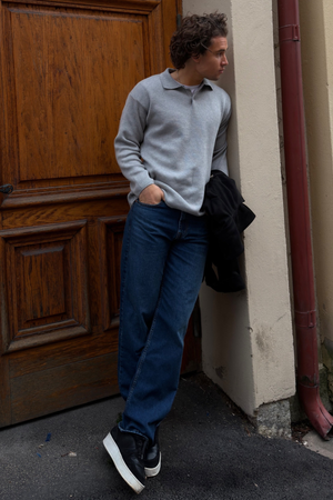 Gestricktes Langarm Polo - grau