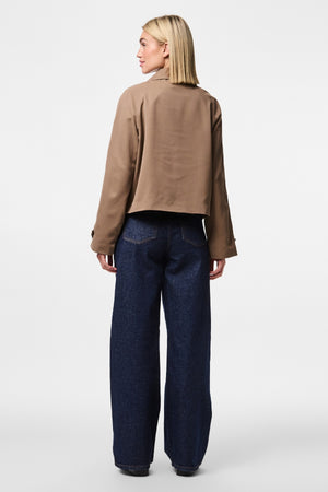 Scarlett Kurzer Trenchcoat – Braune Linsen