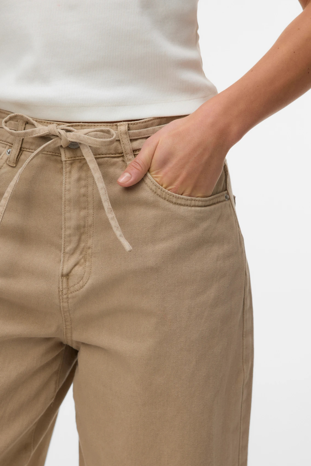 Jeans mit breitem Gürtel von Wien – Silberner Nerz