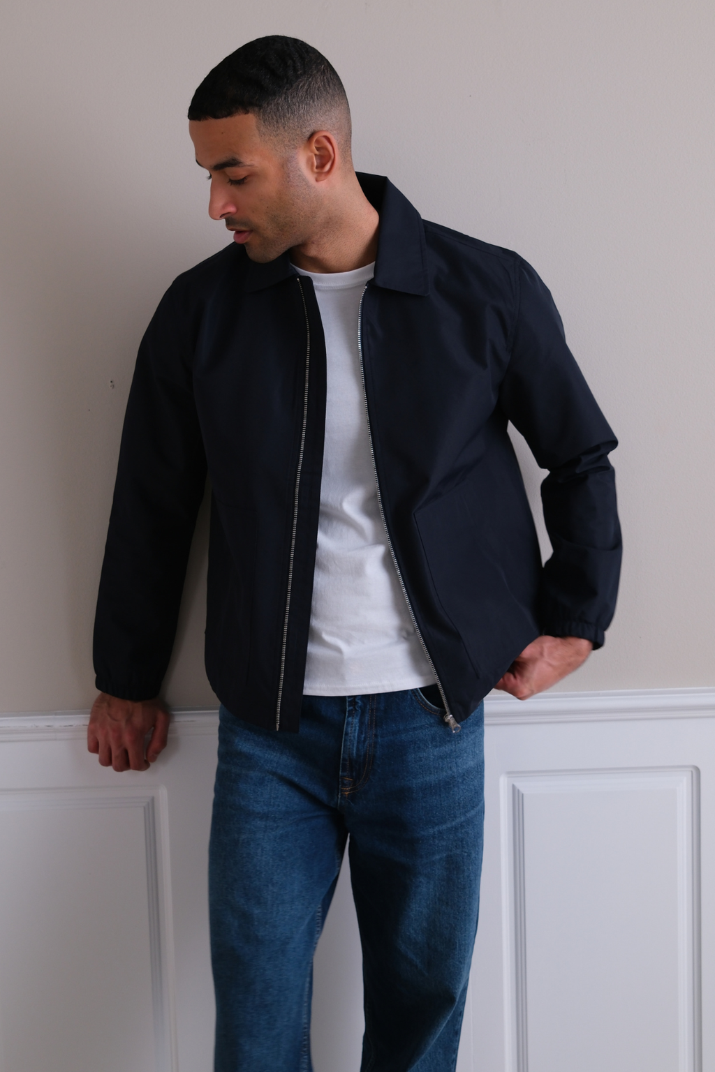 Kurze Jacke mit Reißverschluss – Marineblau