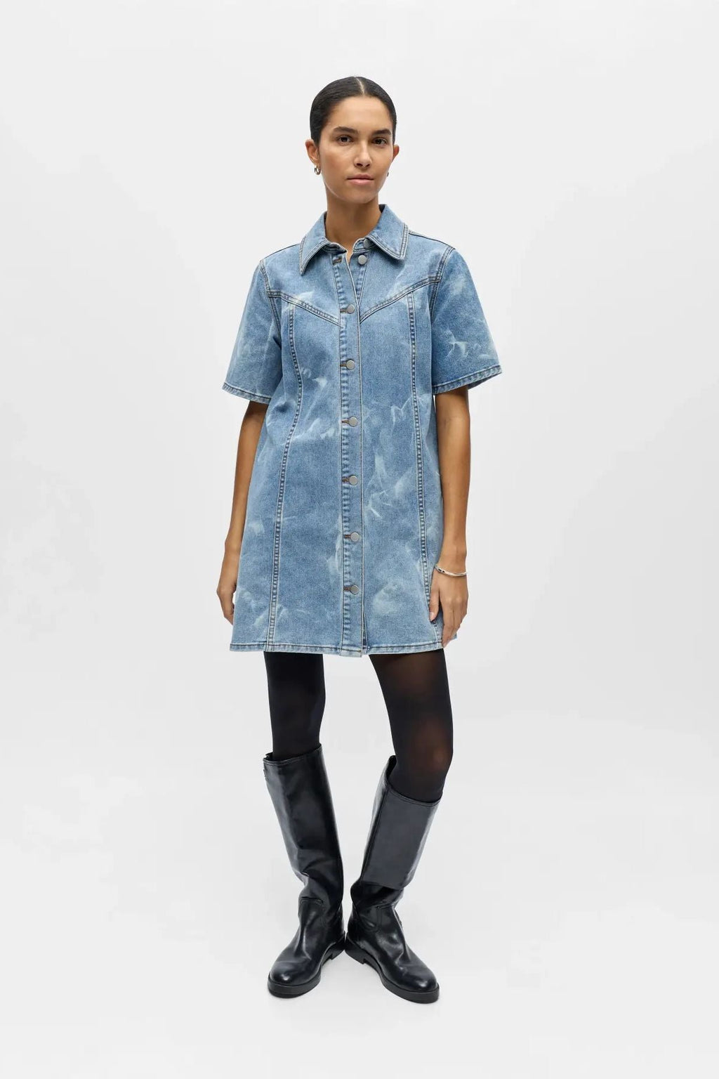 Kurzes Jeanskleid Claudia – Hellblauer Denim