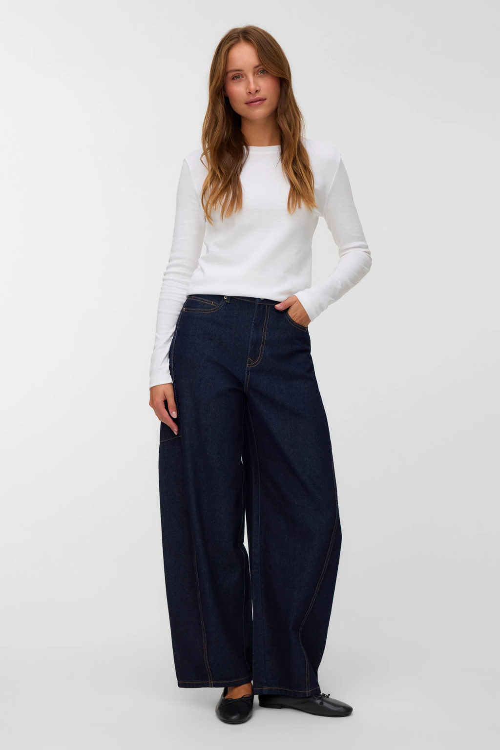 Kaitlin Wide Barrel Jeans – Dunkelblauer Denim