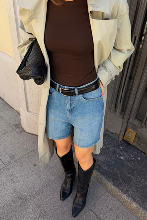 The Original Performance Denim Shorts - Mittelblau Denim (Frau)