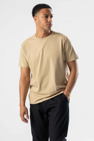 Regelmäßiges T -Shirt - Beige