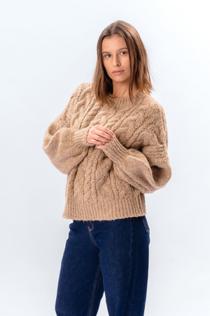 Emma Zopfmuster – Beige