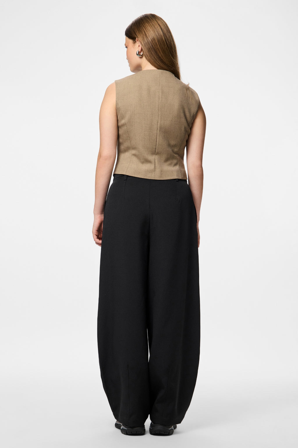 Asymmetrische Weste „Bubbles“ – Greige