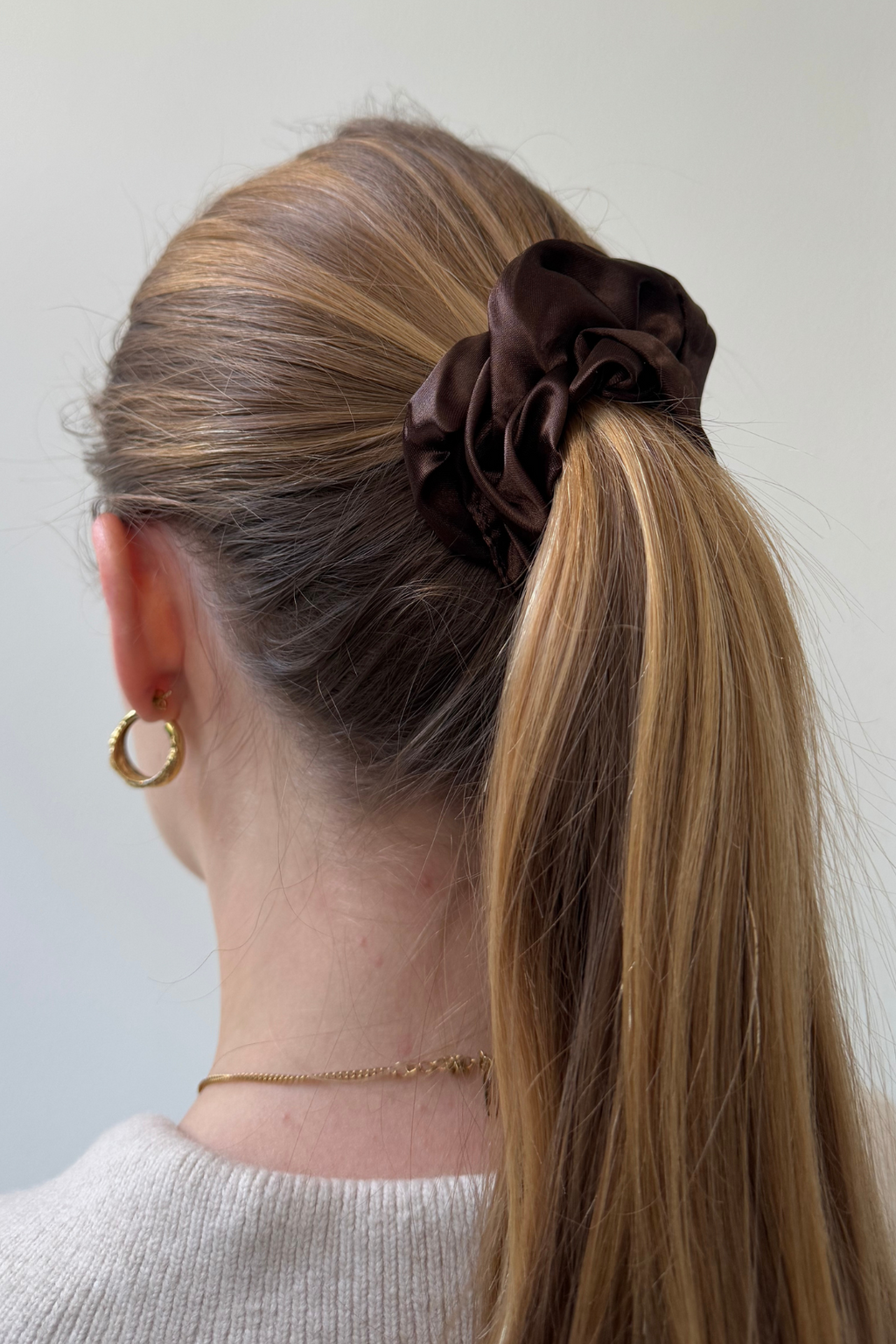 Satin Scrunchie - dunkelbraun