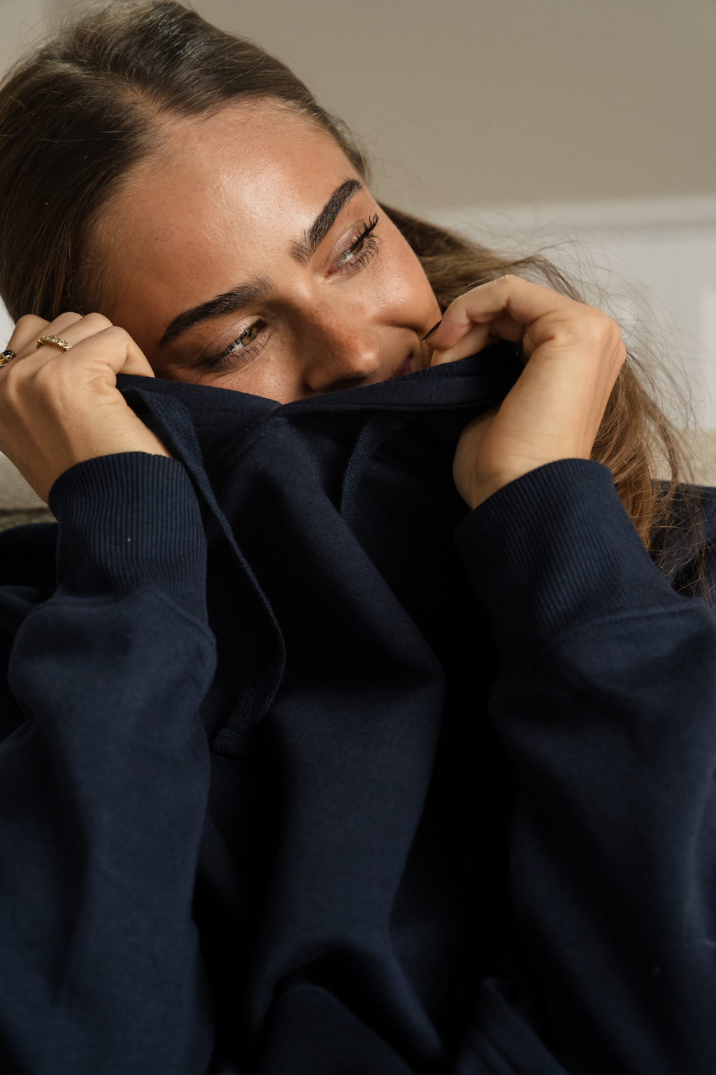 Essential Kapuzenpullover – Marineblau