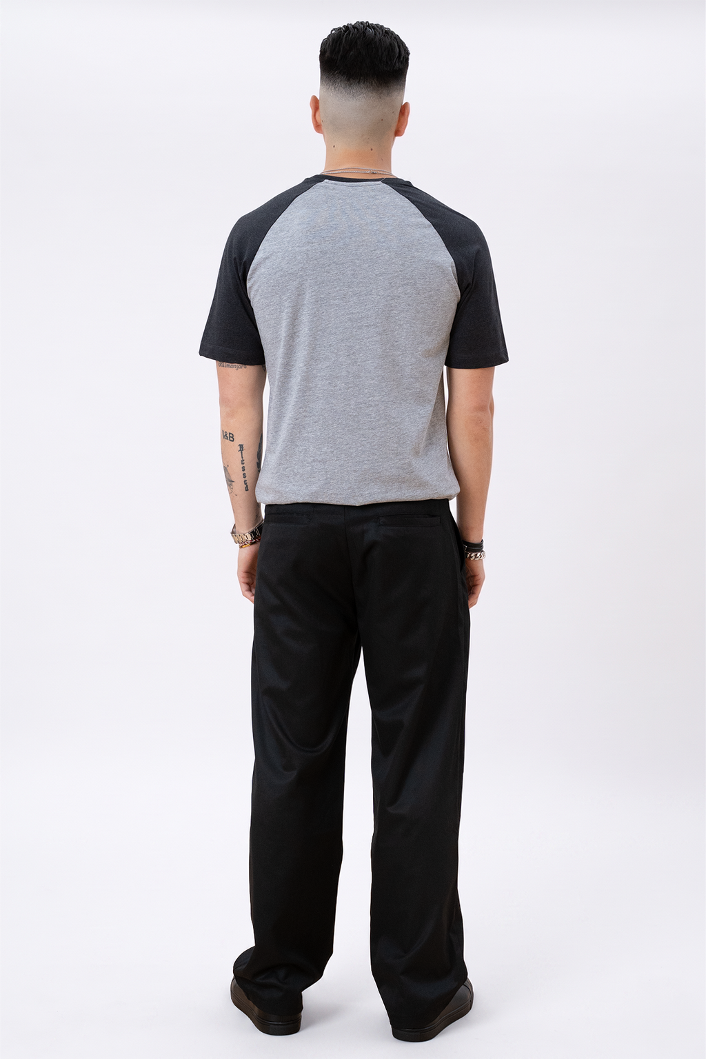 Basic Raglan T-Shirt-Schwarzlichtgrau