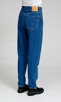 The Original Performance Mama Jeans - mittelblauer Denim