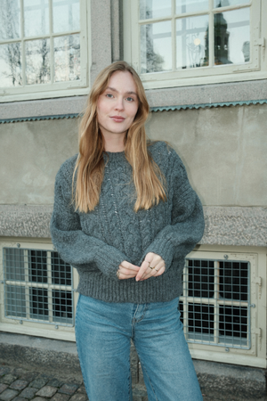 Emma Zopfmuster – Mittelgrau