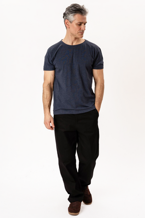 T-Shirt mit tiefem Ausschnitt – Blau meliert