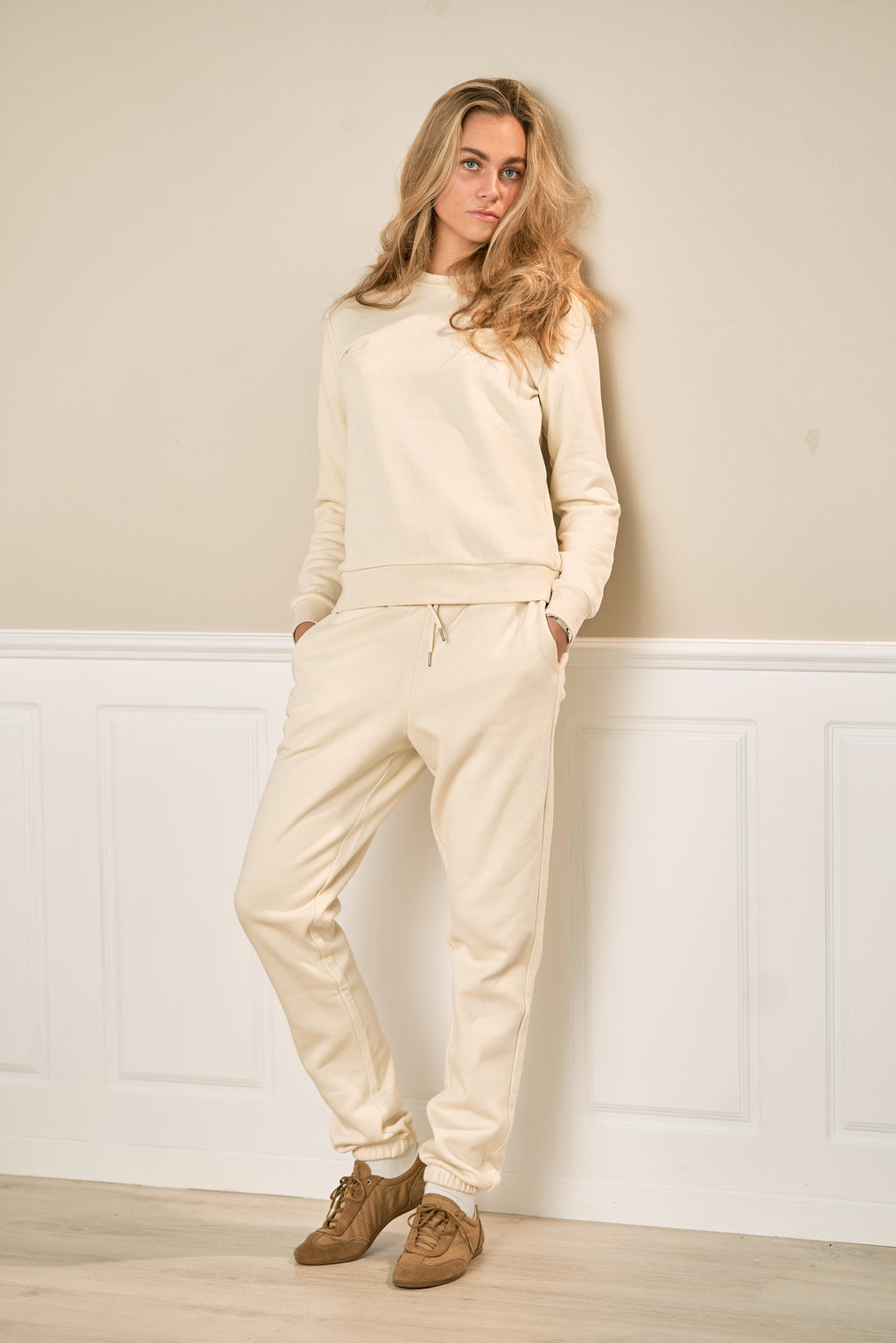 Basic Sweatsuit mit Crewneck (leichter Beige) - Paketangebot (Damen)