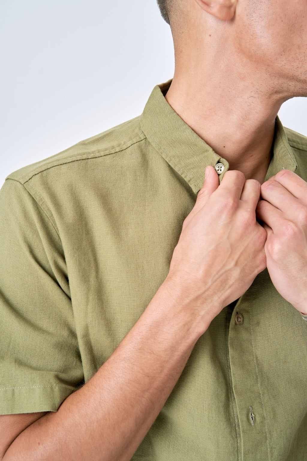 Kurzärmliges Leinenhemd – Grün