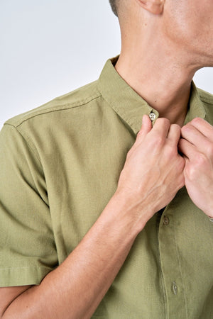 Kurzärmliges Leinenhemd – Grün