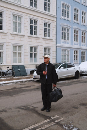 Kurze Reißverschlussjacke - Schwarz