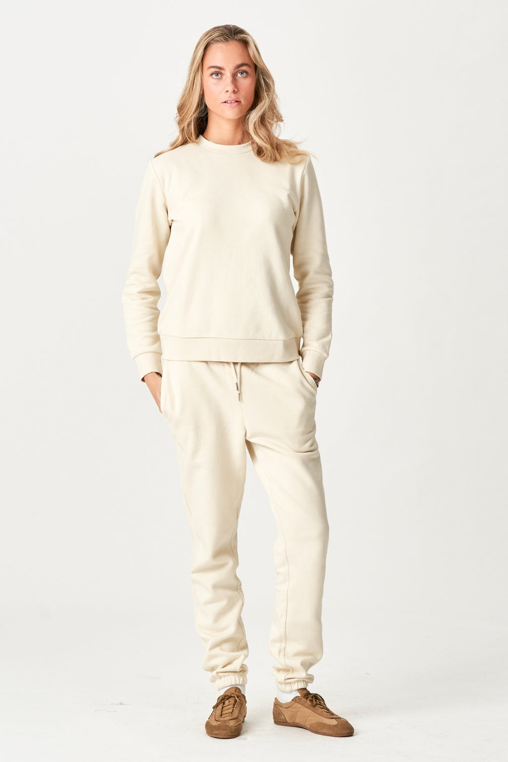 Basic Sweatsuit mit Crewneck (leichter Beige) - Paketangebot (Damen)