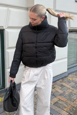 Kurze Pufferjacke - Schwarz
