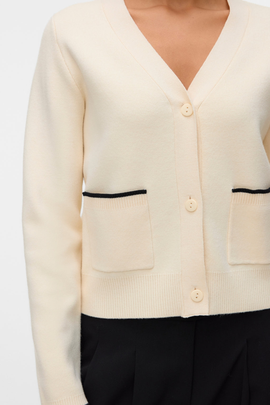 Goldfarbener Kontrast-Cardigan mit V-Ausschnitt - Birch W. Schwarz