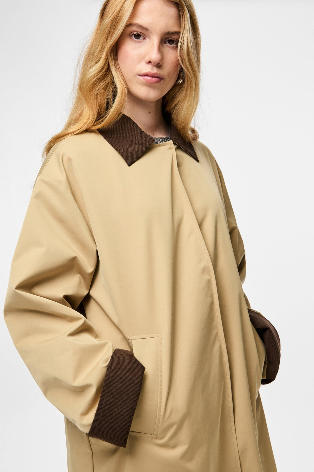 Jorma Lange leichte Jacke – Travertine Hot Fudge