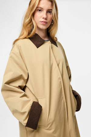 Jorma Lange leichte Jacke – Travertine Hot Fudge