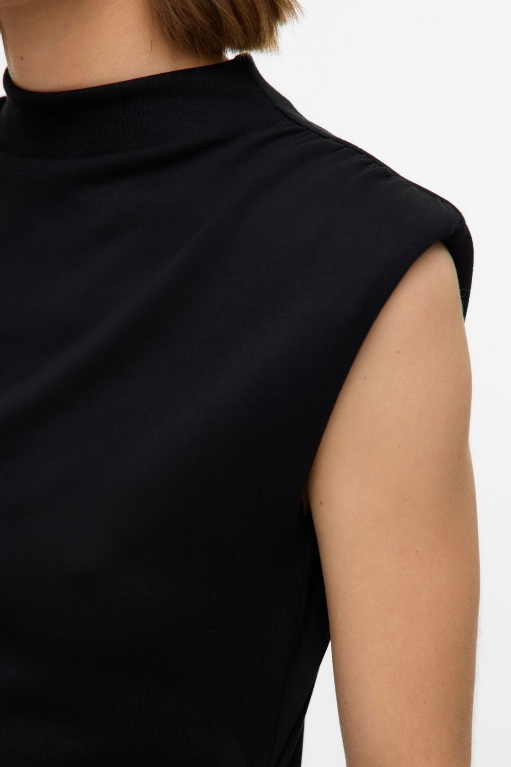 Kurzes, hochgeschlossenes Nelli-Kleid - Schwarz