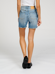 The Original Performance Denim Shorts - Mittelblauer Denim (Frau)