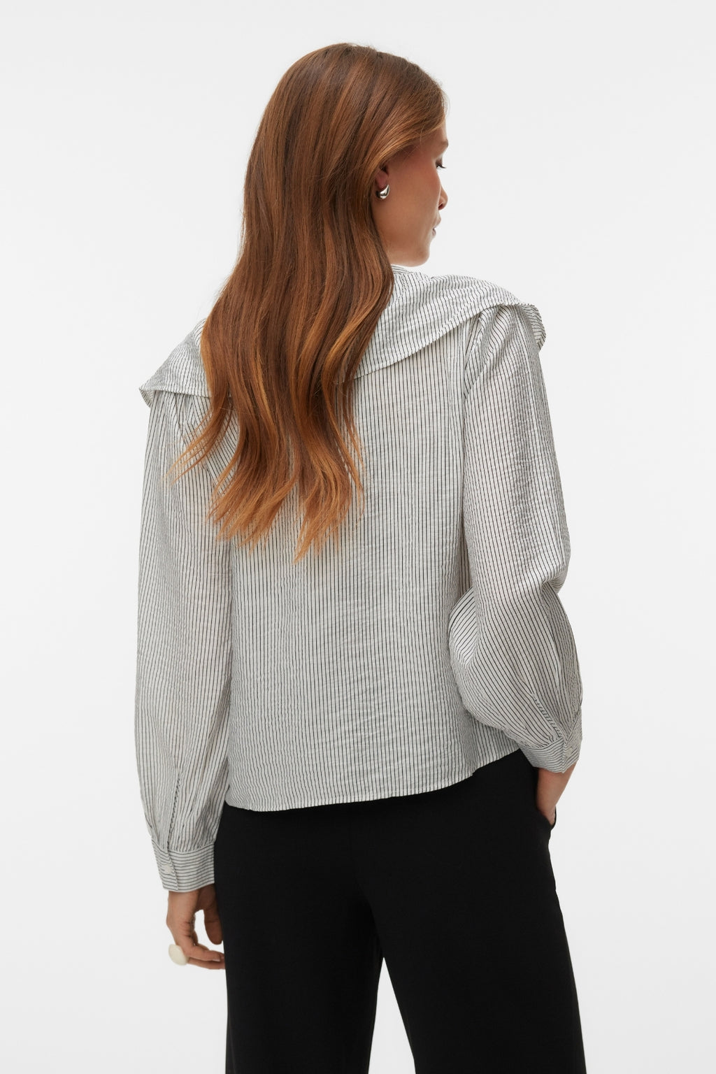 Kaja V-Ausschnitt-Rüschenhemd - Snow White Amanda Schwarz