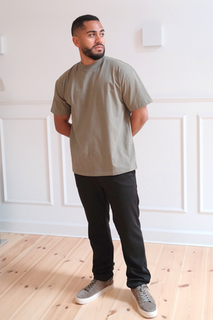 Kastenförmiges T-Shirt – Oliv