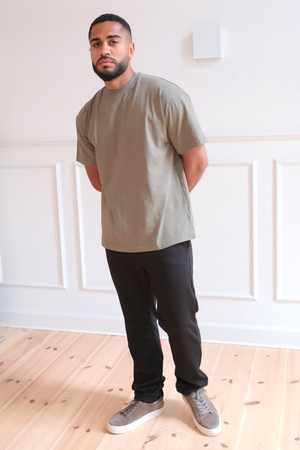 Kastenförmiges T-Shirt – Oliv