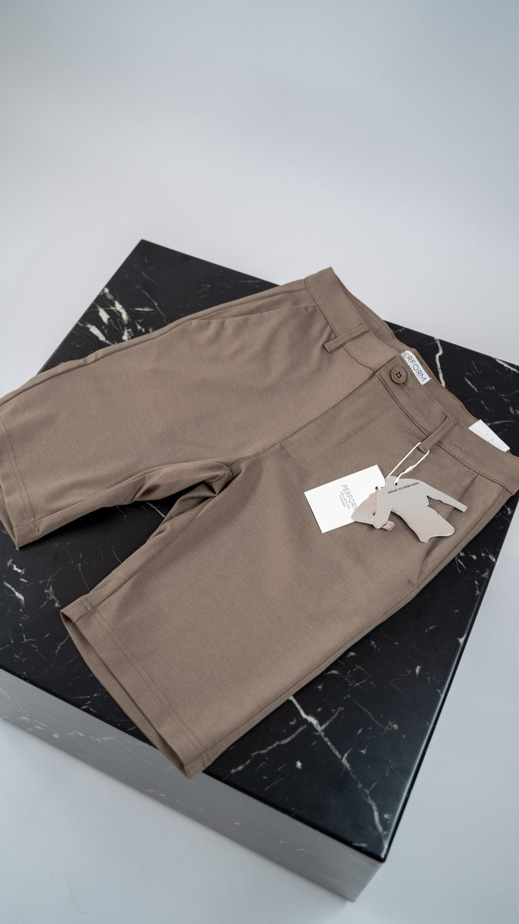 Performance Shorts - Walnuss