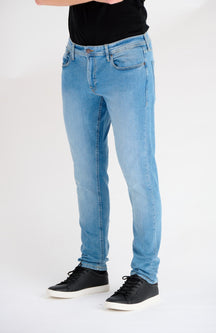 The Original Performance Jeans (schlank) - Hellblauer Denim