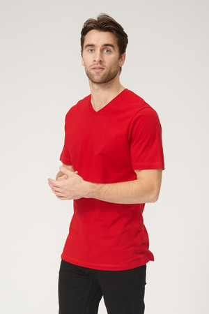 Basic T-Shirt mit V-Ausschnitt – Rot
